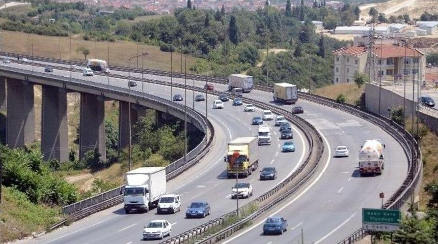 Tem Otoyolunda Yoğun Trafik