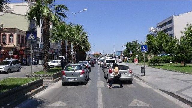 Çanakkale’de Tatilin Son Günü Beklenen Feribot Kuyruğu Yaşanmadı