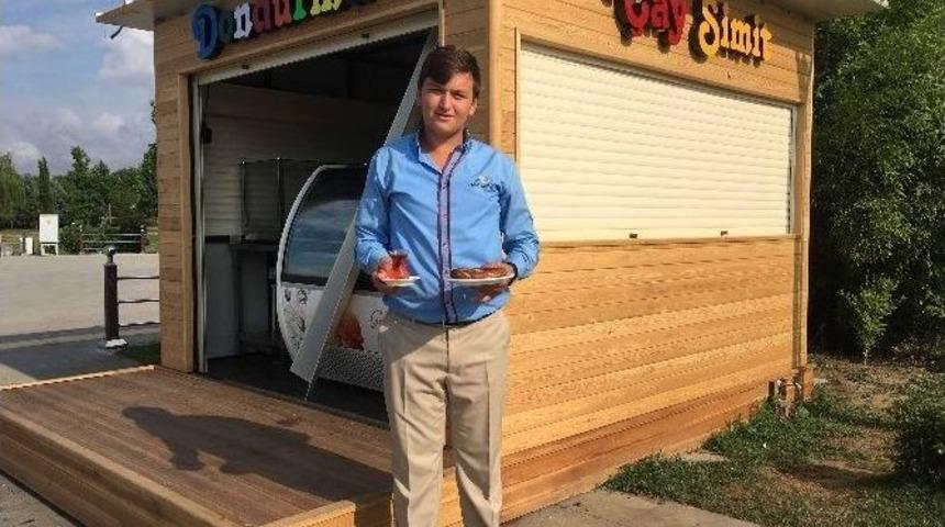 K&ouml;rfez Manzaralı &Ccedil;ay Ve Simit Keyfi