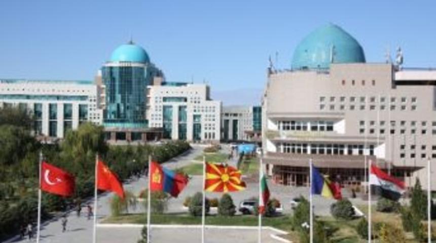 Kazakistan&rsquo;dan, Ahmet Yesevi &Uuml;niversitesi Hastanesi&rsquo;ne &ldquo;2016 Hipokrat&rsquo;ın Ulu Miras&ccedil;ısı&rdquo; Unvanı