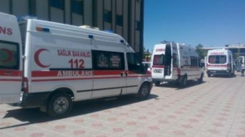 Otomobil Şarampole Yuvarlandı: 2 Yaralı