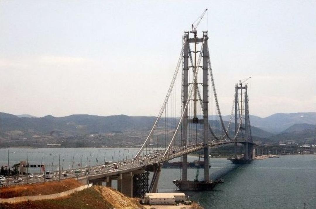 Tatilcilerin D&ouml;n&uuml;şleri S&uuml;r&uuml;yor