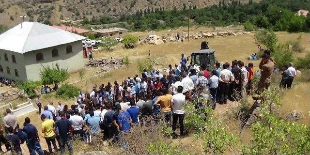 Pkk’nın Saldırısında Hayatını Kaybeden Kuzenler Defnedildi