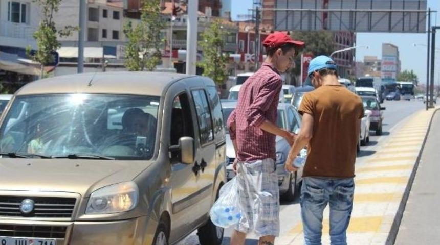 Bayram Trafiği Su Satıcılarına Yaradı