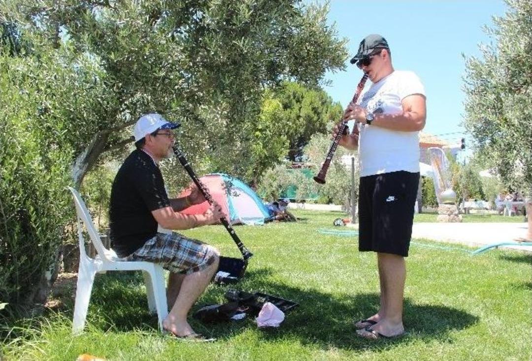 H&uuml;sn&uuml; Şenlendirici D&uuml;nyaca &Uuml;nl&uuml; M&uuml;zisyenleri Bergama&rsquo;da Ağırlıyor