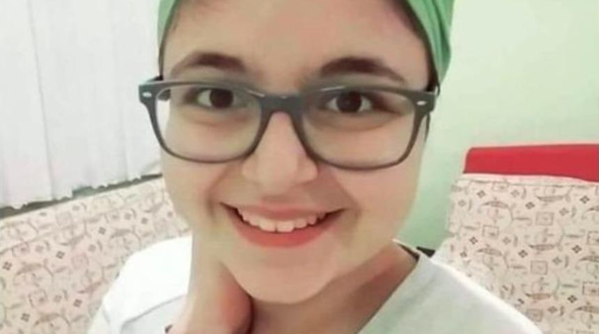 14 Yaşındaki Kız &Ccedil;ocuğu Kansere Yenildi