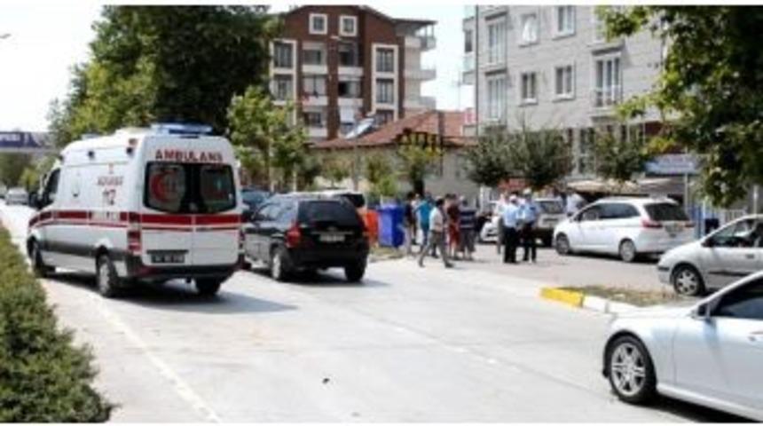 Kocaeli&rsquo;de Trafik Kazası: 2 Yaralı
