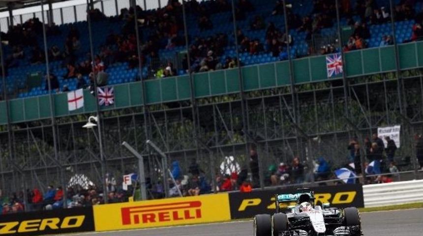 Hamilton, Evinde Kazandı