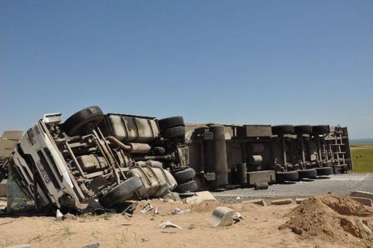 Düğün Konvoyunda Kaza: 1 Ölü, 21 Yaralı G4