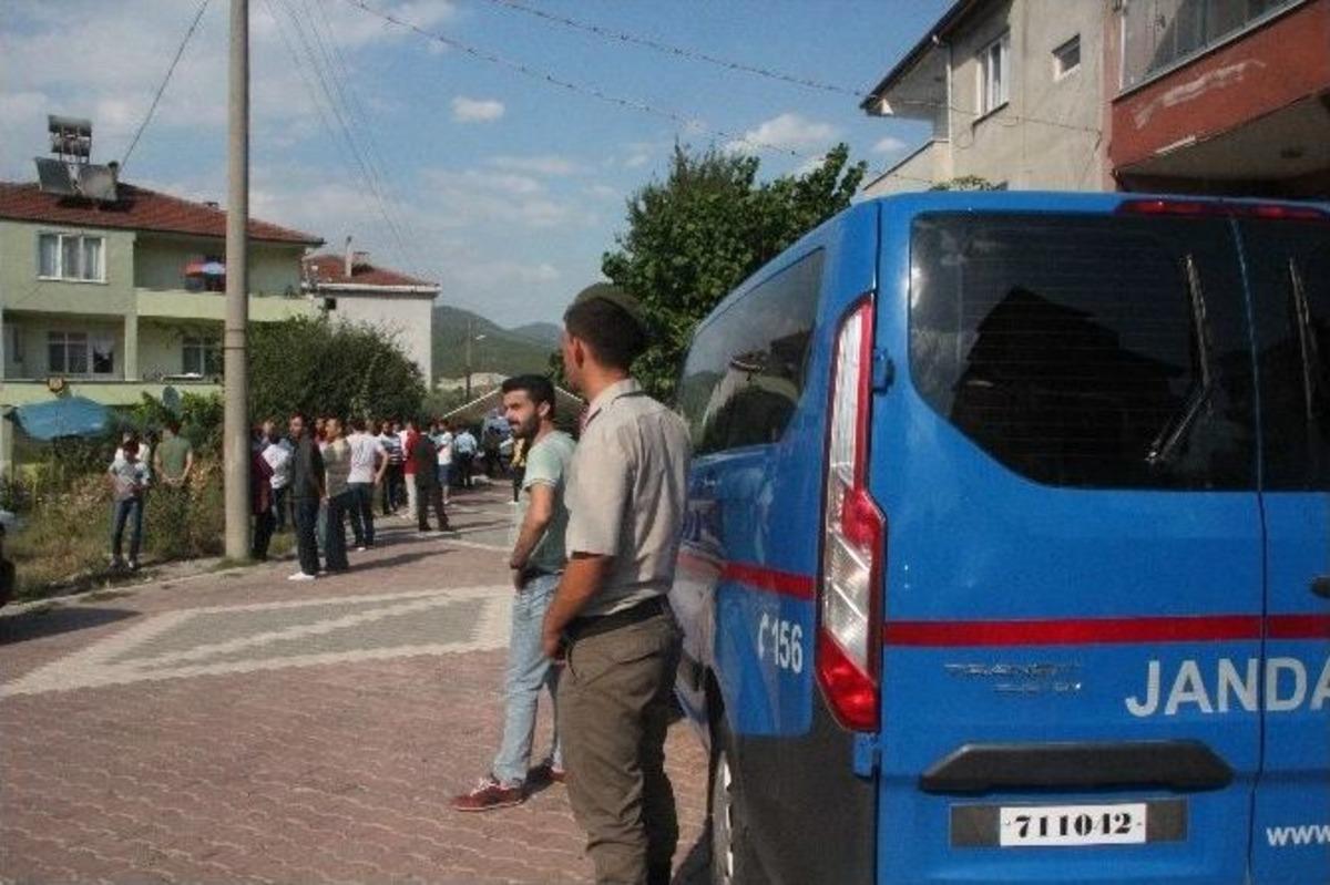 Oğlunun Şehit Anonsunu Metanetle Dinledi