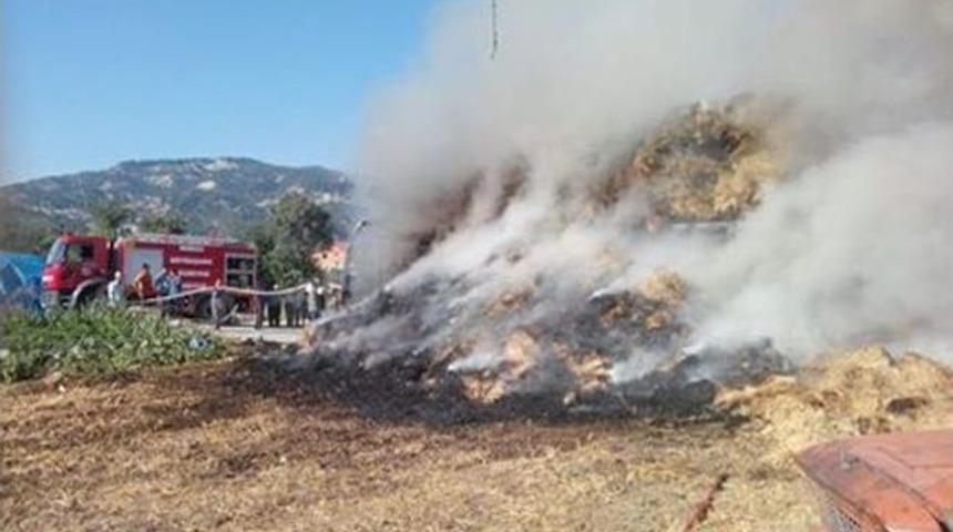 Saman Y&uuml;kl&uuml; Kamyonet K&uuml;l Oldu