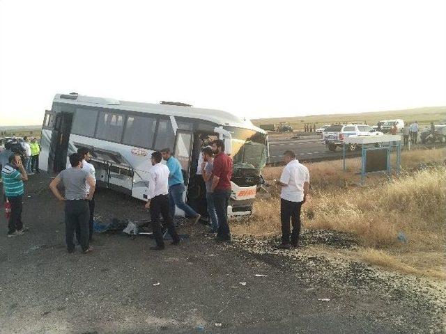 Diyarbakır’da Tatil Dönüşü Trafik Kazası: 2 Ölü, 9 Yaralı