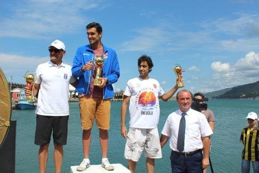 Karadeniz&rsquo;de İlk Defa 3000 Metrelik Y&uuml;zme Yarışı Yapıldı