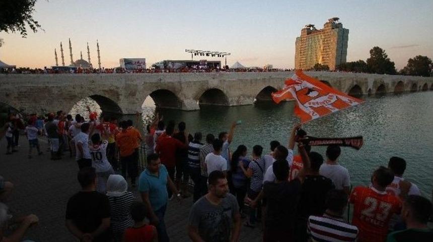 Adanasporlular G&uuml;n&uuml; Kutlandı