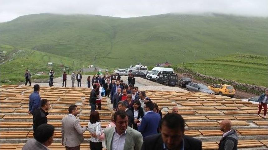 Atat&uuml;rk&rsquo;&uuml;n Sil&uuml;etine Bulut Engeli