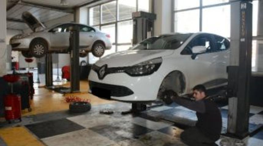 İsotlar Renault&rsquo;tan 4 Yaş Ve &Uuml;zeri Ara&ccedil; Bakımında Y&uuml;zde 20 İndirim