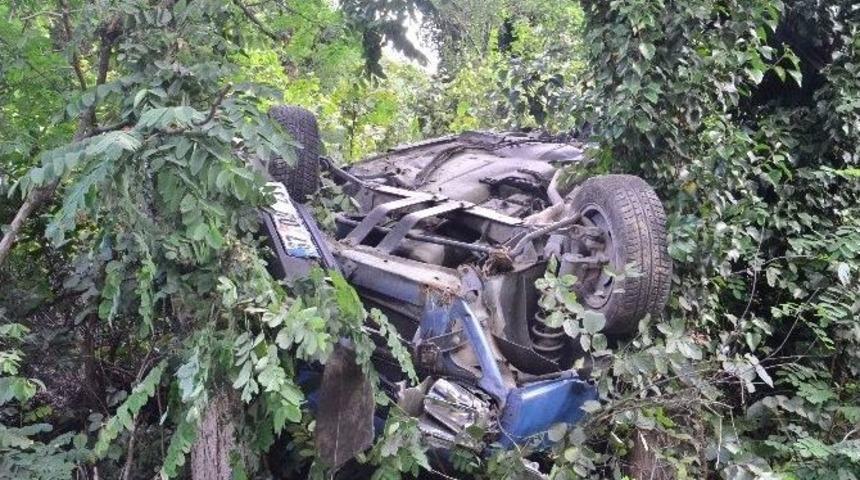 Otomobiliyle 50 Metreden Fındık Bah&ccedil;esine U&ccedil;tu