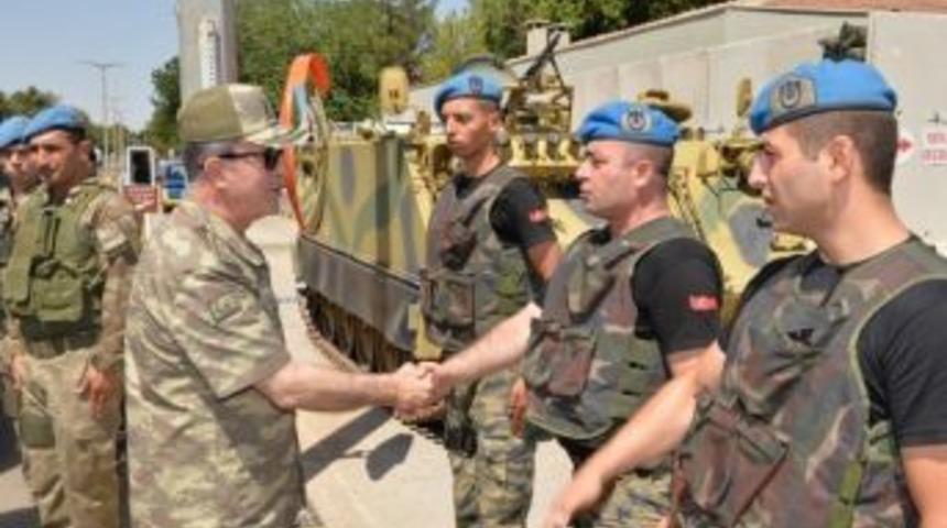 Genelkurmay Başkanı Orgeneral Akar&rsquo;dan, Diyarbakır Ve Marmaris&rsquo;teki Askeri Birliklere Ziyaret