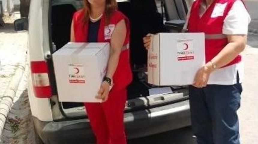 T&uuml;rk Kızılayı Eskişehir Şubesi Kadın Kolları&rsquo;ndan İhtiya&ccedil; Sahiplerine Yardım