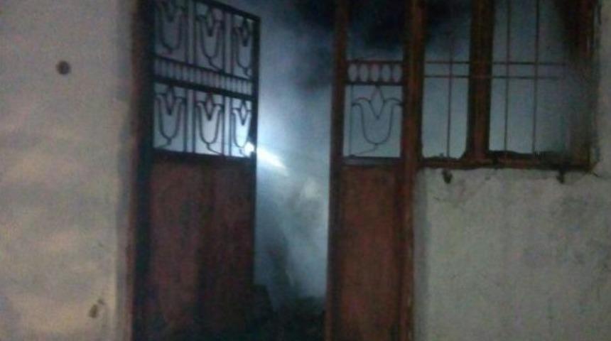 Akçadağ’da Tek Katlı Ev Tamamen Yandı