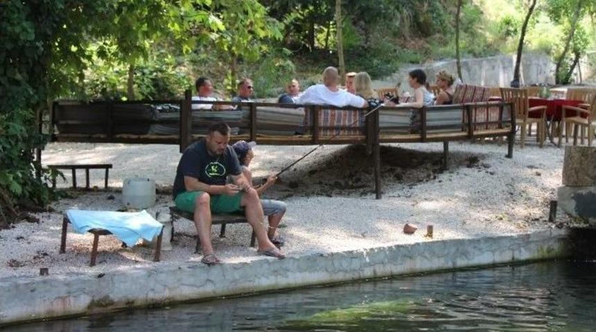 Tatilciler Ulupınar’a Akın Etti