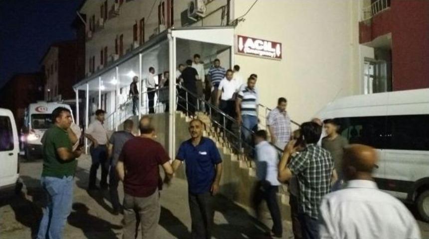 &rsquo;dur&rsquo; İhtarına Uymayan Ş&uuml;pheli, Aracıyla Vatandaşa &Ccedil;arptı