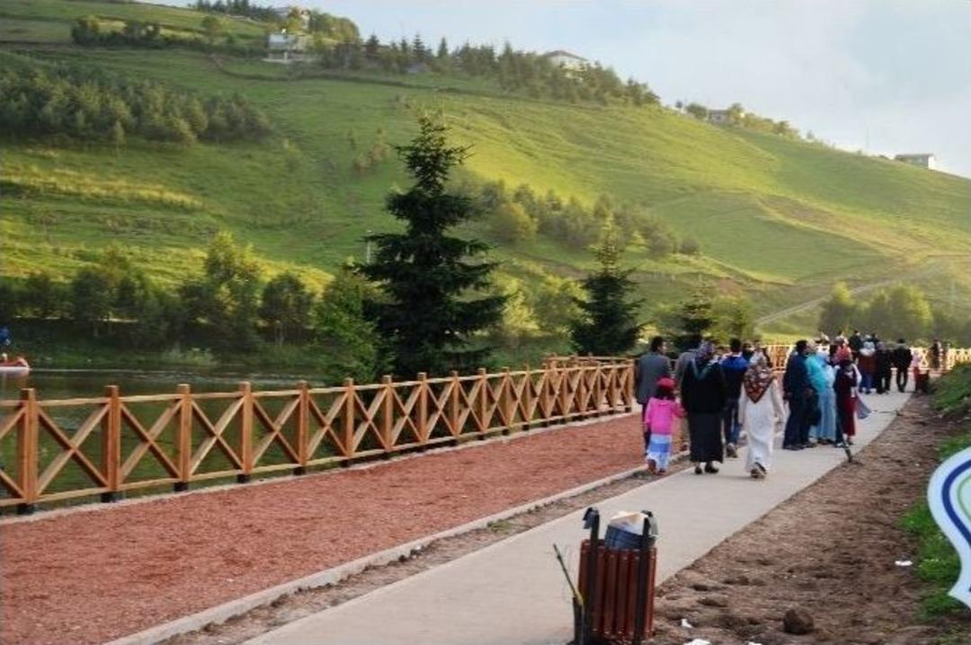 Perşembe Yaylası&rsquo;na Ziyaret&ccedil;i Akını