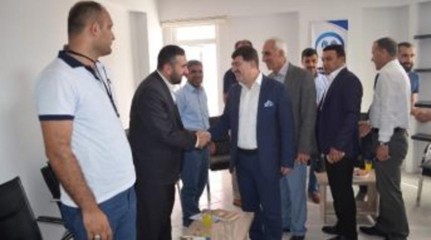 Ak Parti, İnsan Hakları Cemiyeti&rsquo;ni Ziyaret Etti