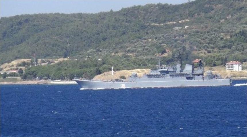 Rus Savaş Gemisi Çanakkale Boğazı’ndan Geçti