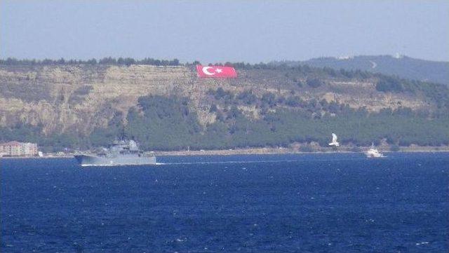 Rus Savaş Gemisi Çanakkale Boğazı’ndan Geçti