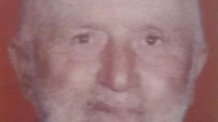 &Uuml;zerine Bastığı Yılanın Soktuğu Yaşlı Adam &Ouml;ld&uuml;