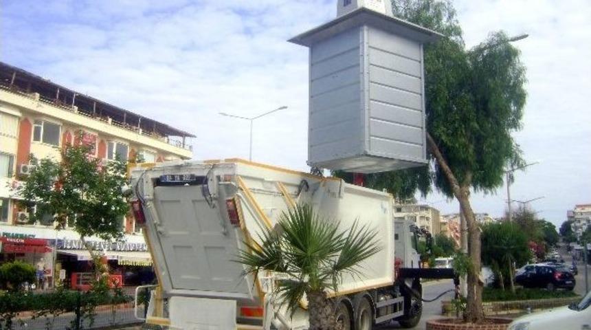 Didim&rsquo;de &Ccedil;&ouml;p Konteynırları Korku Sa&ccedil;ıyor