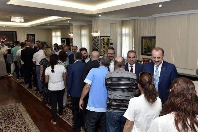 Mamak Belediye Başkanı Akgül, Mamaklı Vatandaşlarla Bayramlaştı