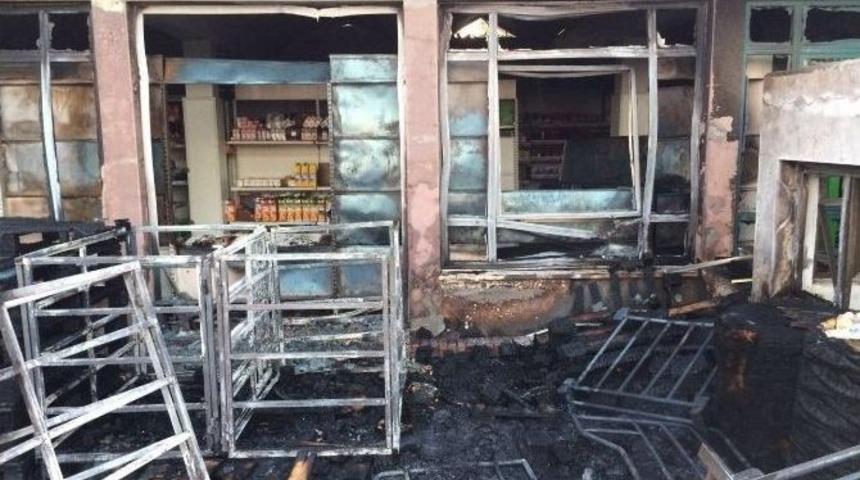 Benzin İstasyonunda Korkutan Yangın