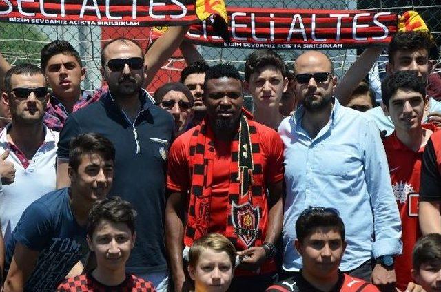 Akaminko İkinci Kez Eskişehirspor’da