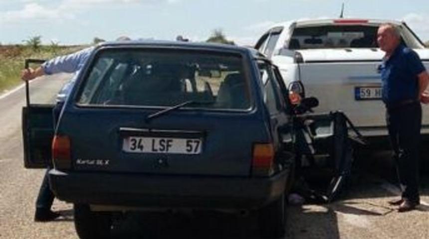 3 Ara&ccedil; Birbirine Girdi: 6 Yaralı