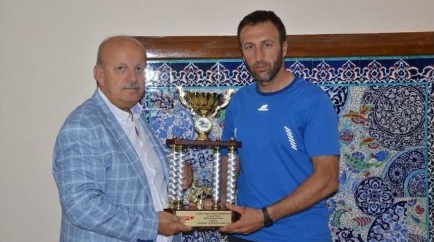 Malko&ccedil; İki Kupayla İznik&rsquo;e D&ouml;nd&uuml;