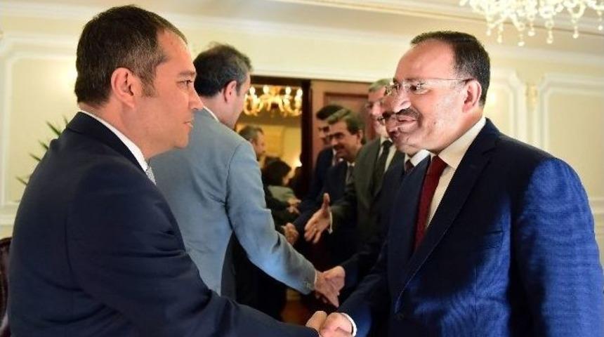 Bakan Bozdağ, Bakanlık Personeli İle Bayramlaştı