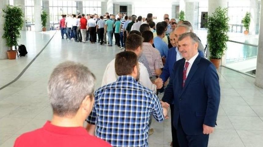 Başkan Aky&uuml;rek Belediye Personeliyle Bayramlaştı