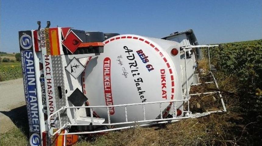 Mazot Tankeri Devrildi: 1 Yaralı