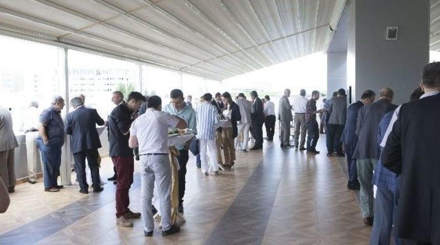 Atat&uuml;rk &Uuml;niversitesi&rsquo;nde Bayramlaşma