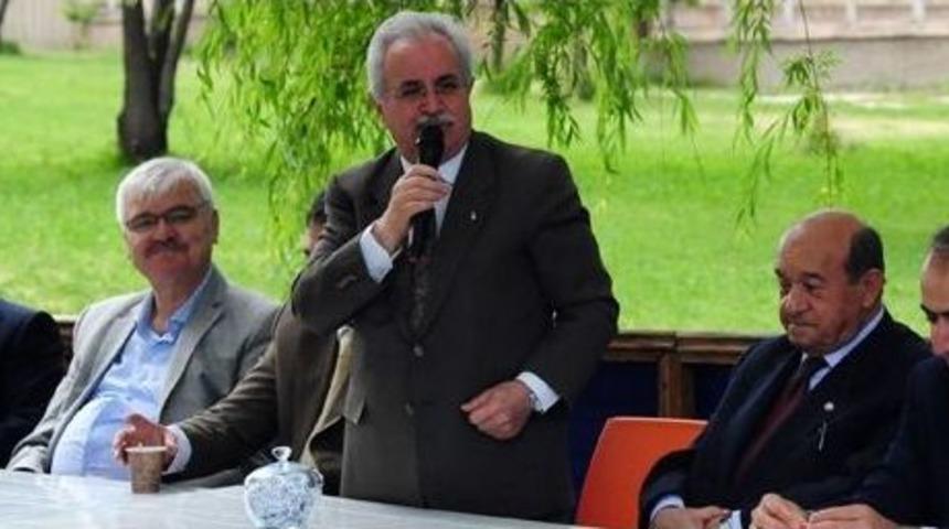 Et&uuml;&rsquo;de Bayramlaşma