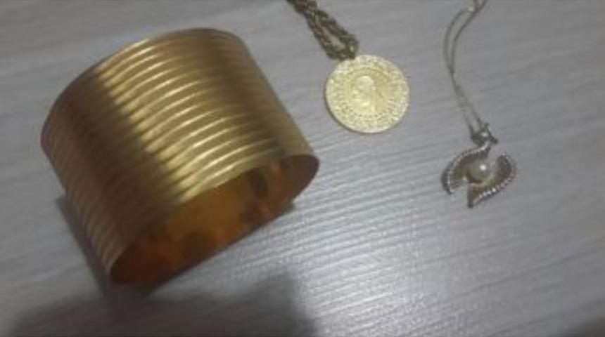 5 Bin Tl’lik Altını Çalıp Kayıplara Karıştılar