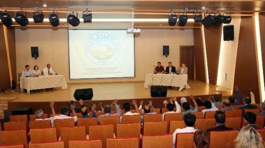 Yeni Salonda İlk Meclis Toplantısı