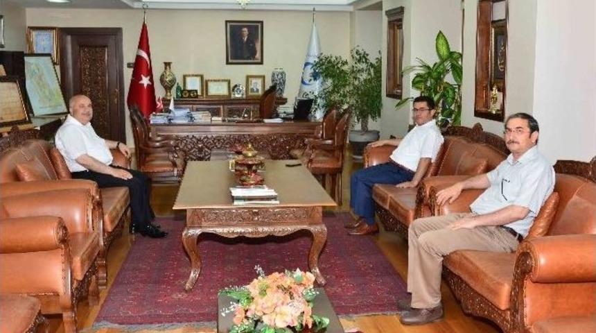 Ağır Ceza Mahkemesi Başkanı Ahmet Şeker&rsquo;den Rekt&ouml;r G&ouml;n&uuml;ll&uuml;&rsquo;ye Veda Ziyareti