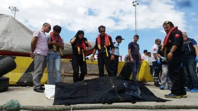 Beylikdüzü Sahilinde Arama Kurtarma Çalışmaları Devam Etti