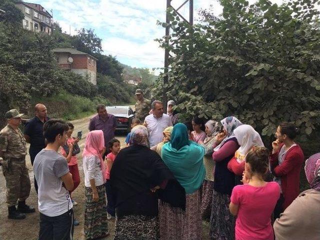 İkisu Grup Yolu’nu Ulaşıma Kapatan Kadın Ve Çocuklara Başkan Sağıroğlu’ndan İkna Çabası