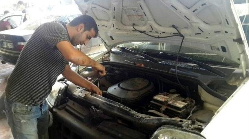 Bayram Sonrası Tamirhanelerde Ara&ccedil; Yoğunluğu