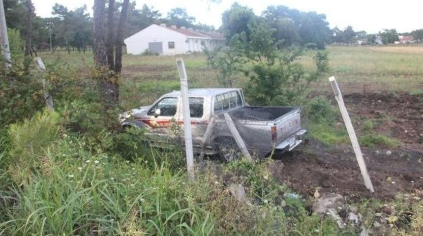 Pikap Şarampole U&ccedil;tu: 2 Yaralı