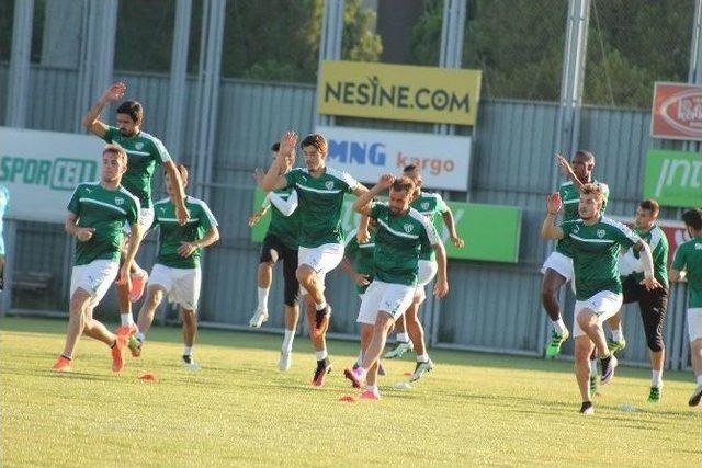 Bursaspor Yeni Sezon Hazırlıklarını Özlüce Tesisleri’nde Sürdürüyor